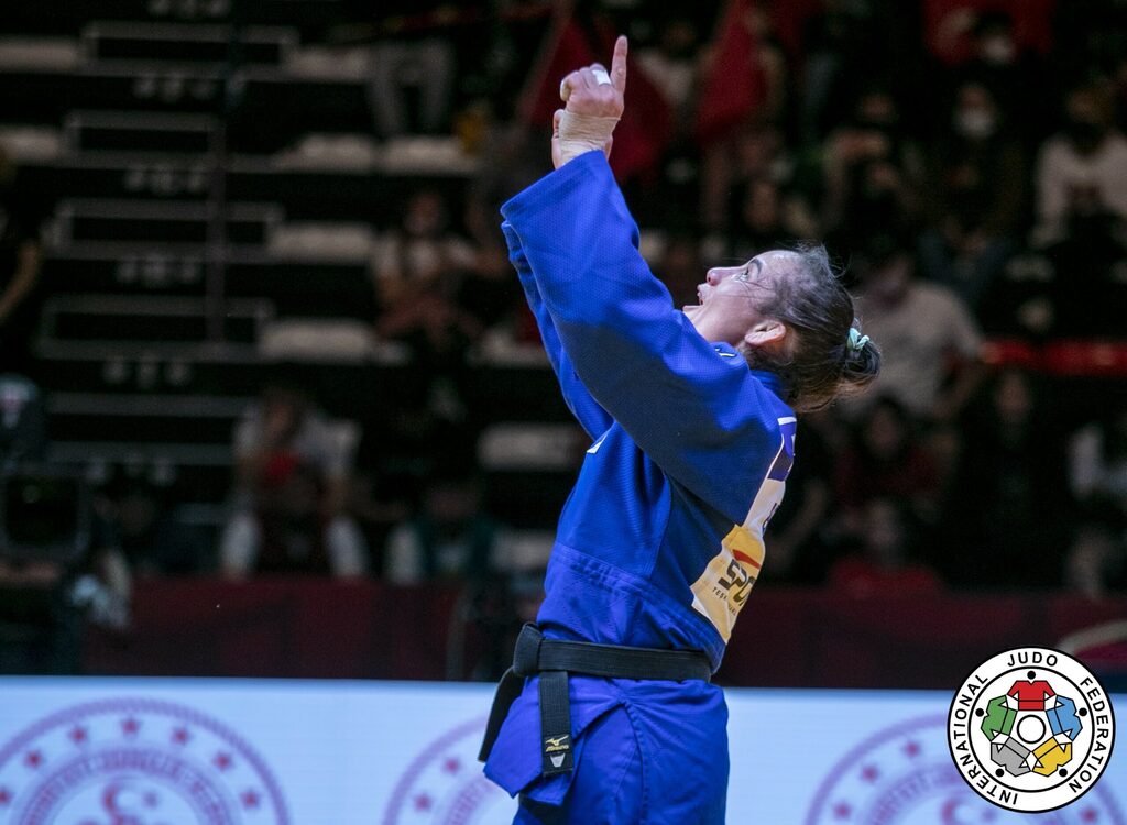 Maria Portela se aposenta; relembre cinco momentos marcantes da trajetória da judoca