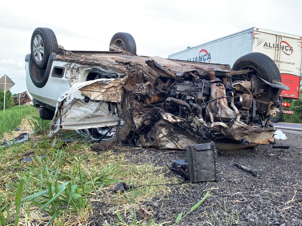 Colisão entre caminhonete e caminhão na RSC-287 deixa dois feridos em Santa Maria