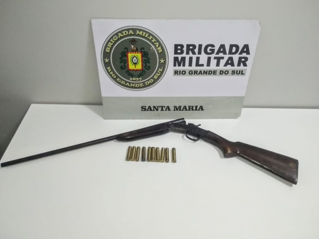 Violência doméstica: homem é preso com espingarda após ameaçar matar a companheira