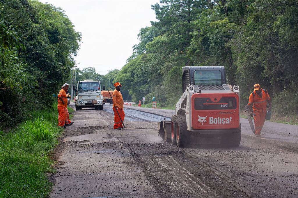 Após meses com buracos, começa recuperação da BR-158 entre Santa Maria e Itaara