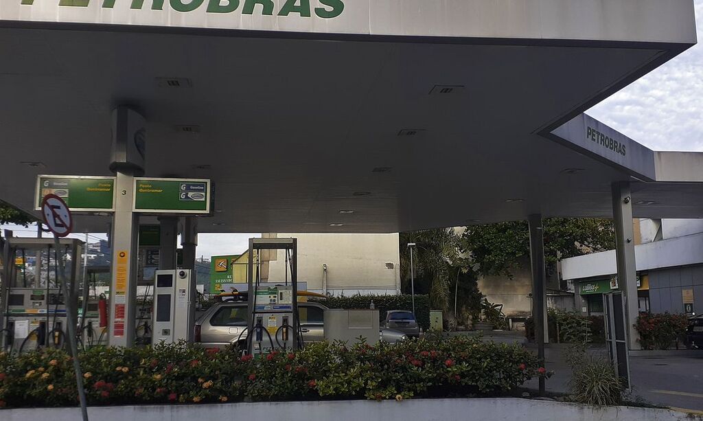 Fernando Frazão/Agência Brasil - Petrobras reajusta em 12% o preço da gasolina nas refinarias a partir desta quinta-feira