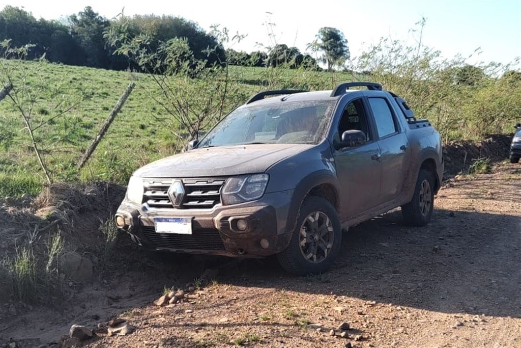 Homem é encontrado morto dentro de veículo em estrada da região