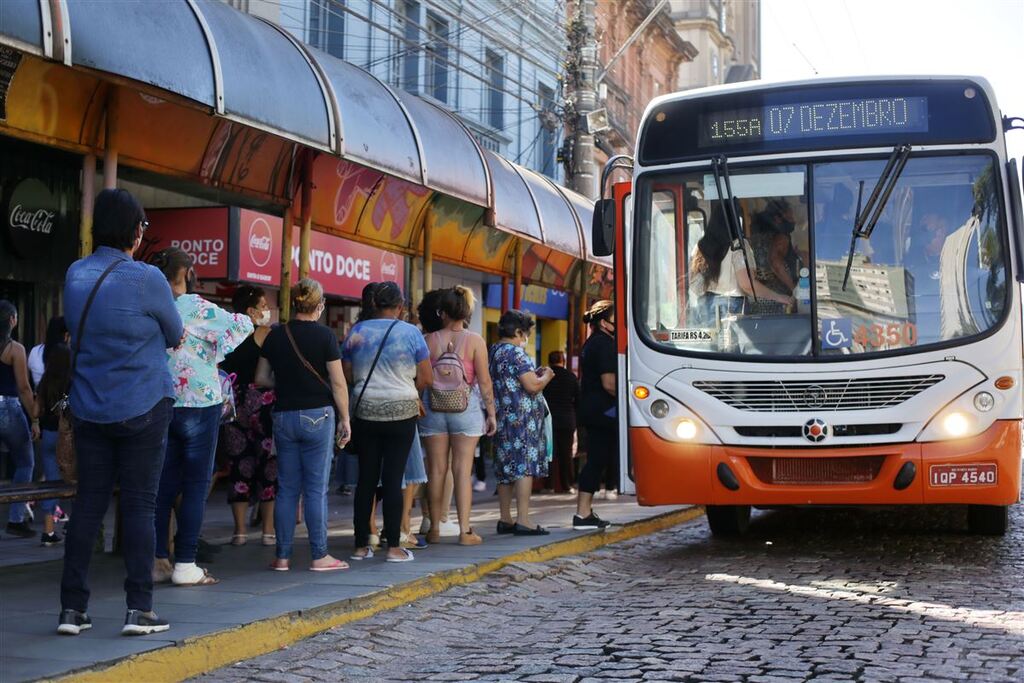 Prefeitura de Santa Maria anuncia redução da passagem de ônibus; veja quanto custará a tarifa