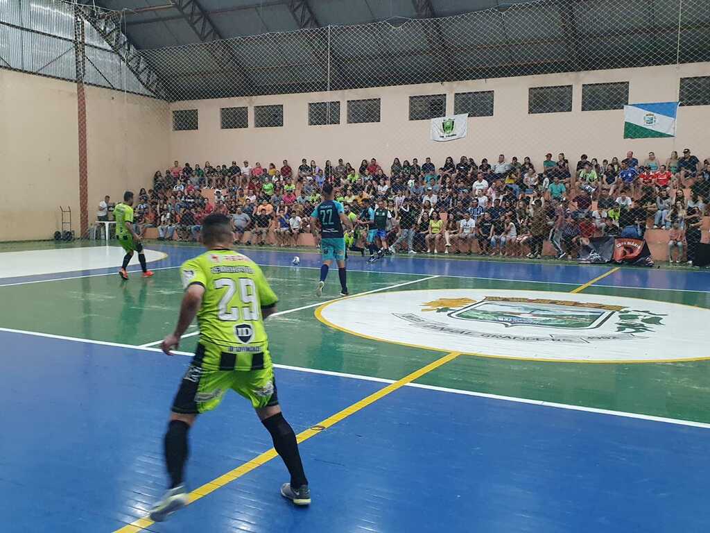 Vem Kikando/Sobrado é o campeão da Copa Diário de Futsal