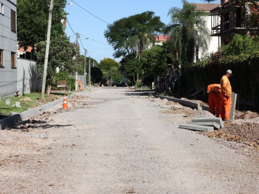 No Bairro Camobi, obras em vias do lote 1 avançam com a execução de rampas de acessibilidade