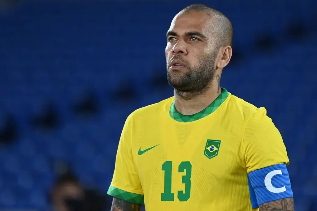 Câmeras de segurança registraram suposto assédio sexual de Daniel Alves, que foi detido na Espanha