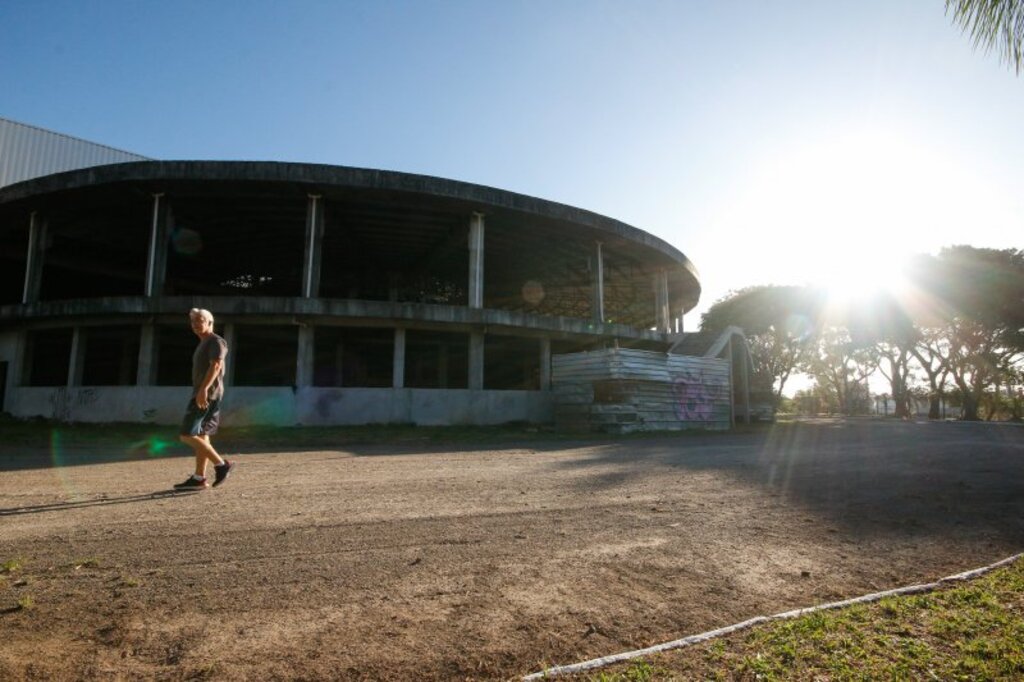 Pista para a prática de exercícios físicos do CDM está totalmente liberada para a população