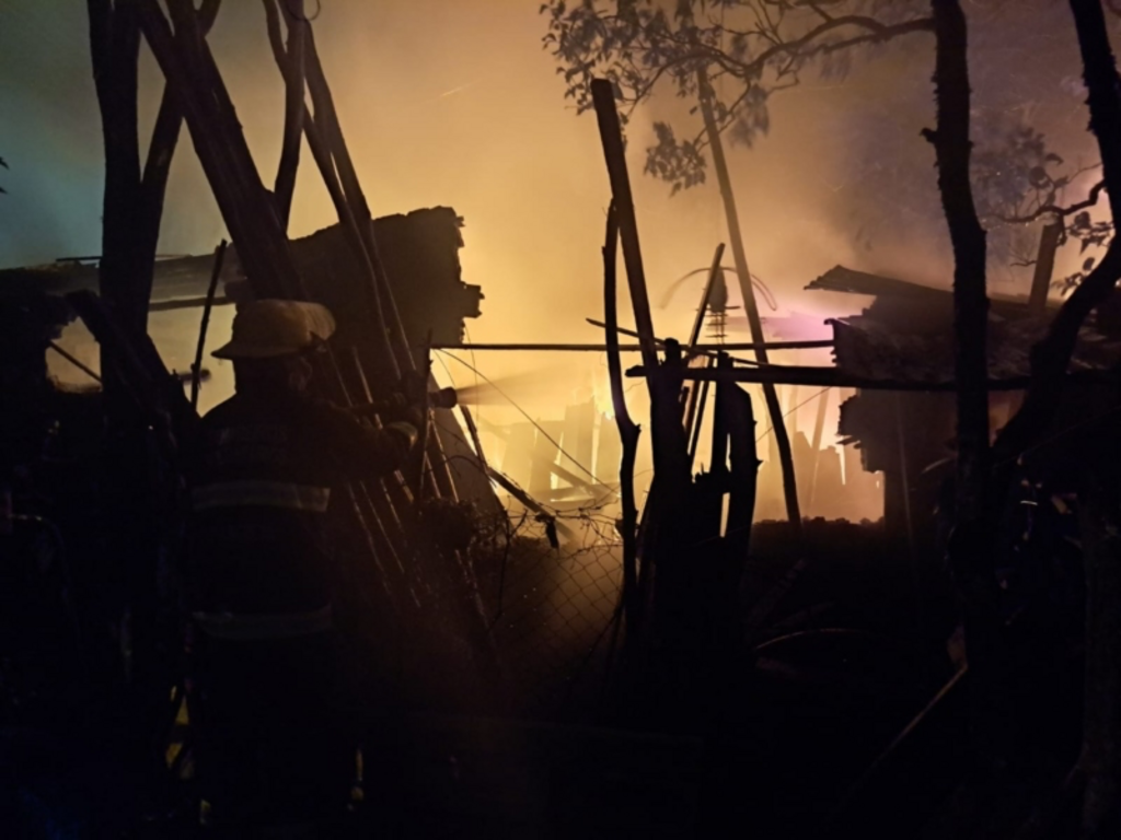 Residência é destruída pelo fogo na noite de sexta-feira em Tupanciretã