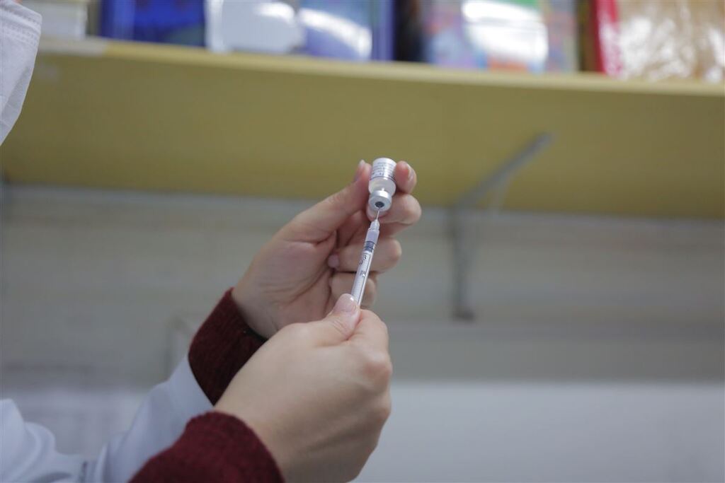 Secretaria Estadual de Saúde divulga orientação sobre dose de reforço de vacina contra Covid-19 para crianças de 5 a 11 anos
