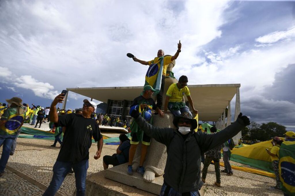 Marcelo Camargo/Agência Brasil - Manifestantes invadem Congresso, STF e Palácio do Planalto.