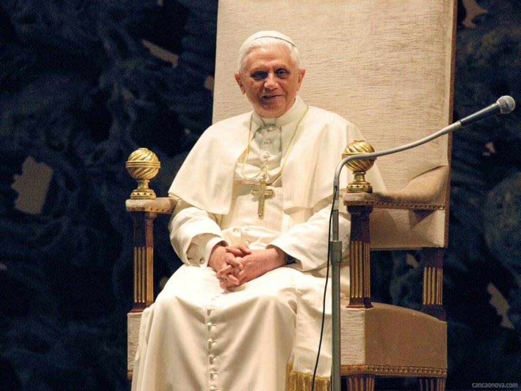 Papa emérito Bento XVI, o primeiro a renunciar em seis séculos, morre aos 95 anos
