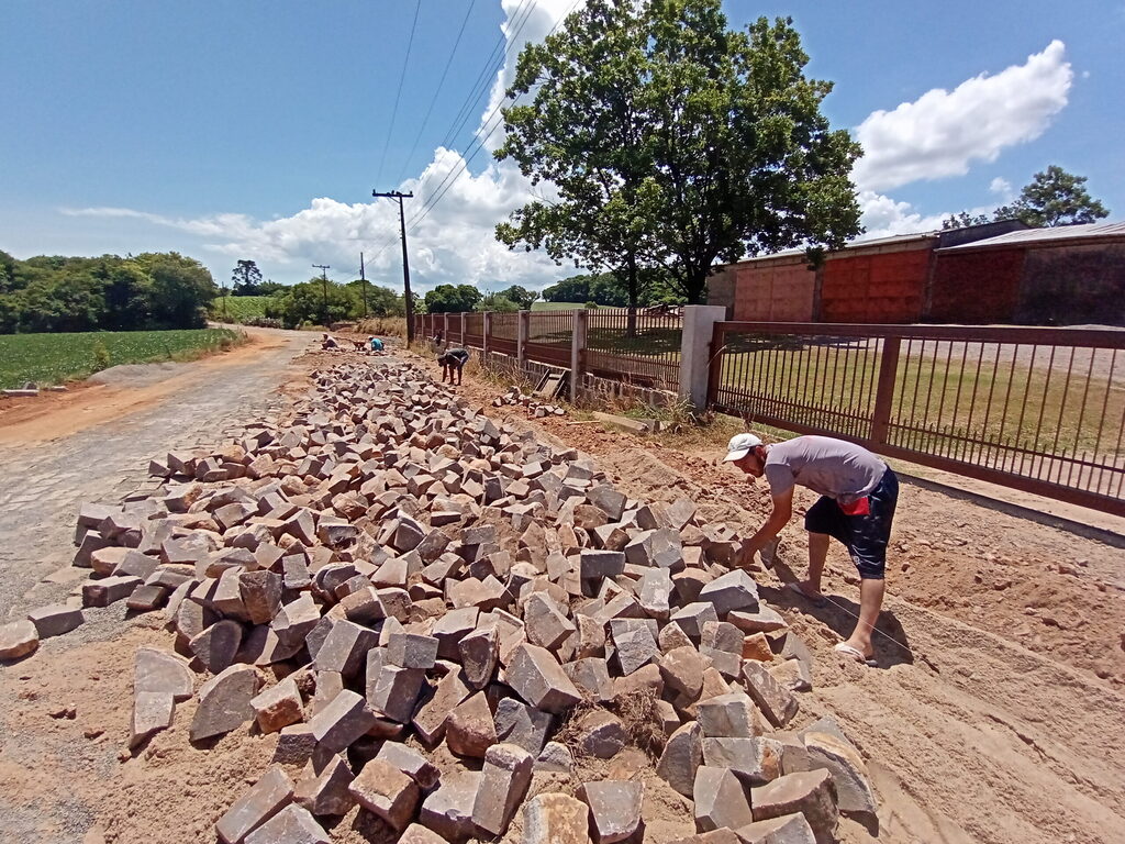 Estrada de Silveira Martins a Vale Vêneto tem obras e um impasse