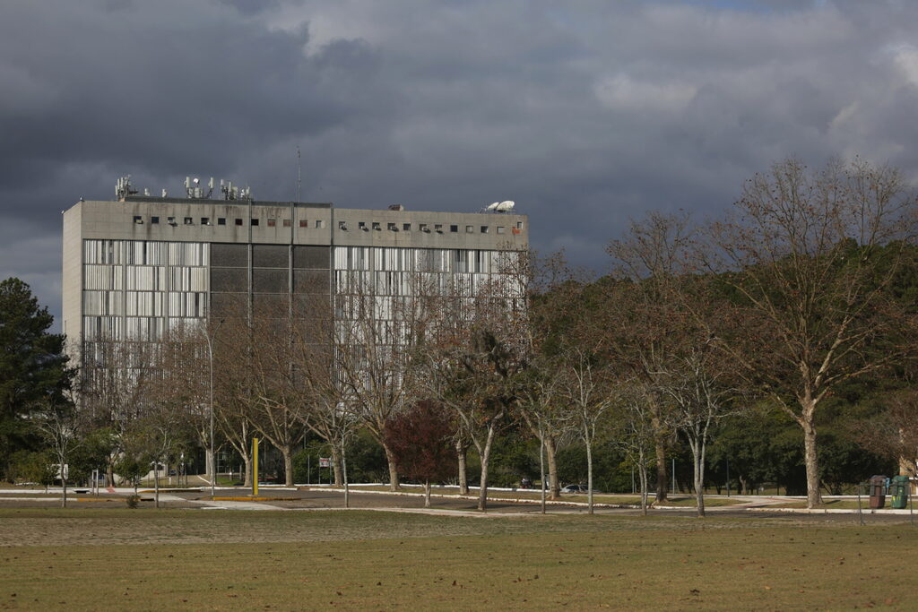 Concurso público com vagas para assistente em administração na UFSM segue aberto até a próxima terça; veja como se inscrever