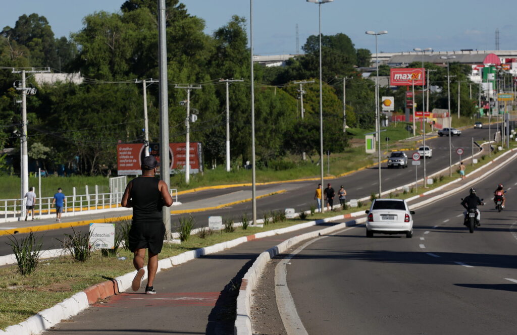 Previsão do tempo: semana começa chuvosa e deve terminar com sol e temperaturas que podem chegar aos 37°C