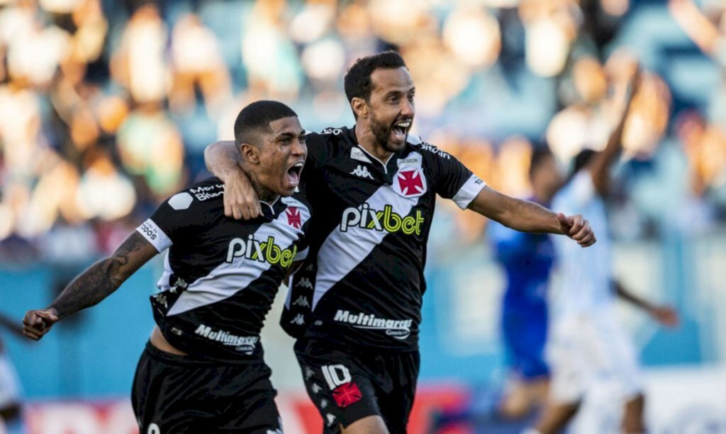 Vasco triunfa na estreia do técnico Maurício Souza