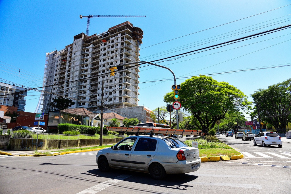 Com instalação de novos conjuntos semafóricos, saiba como fica a Onda Verde em Santa Maria