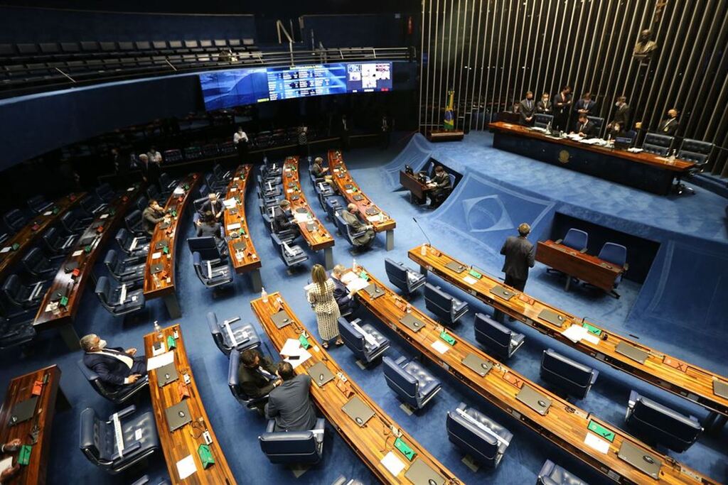Senado aprova PEC da Transição, texto segue para Câmara