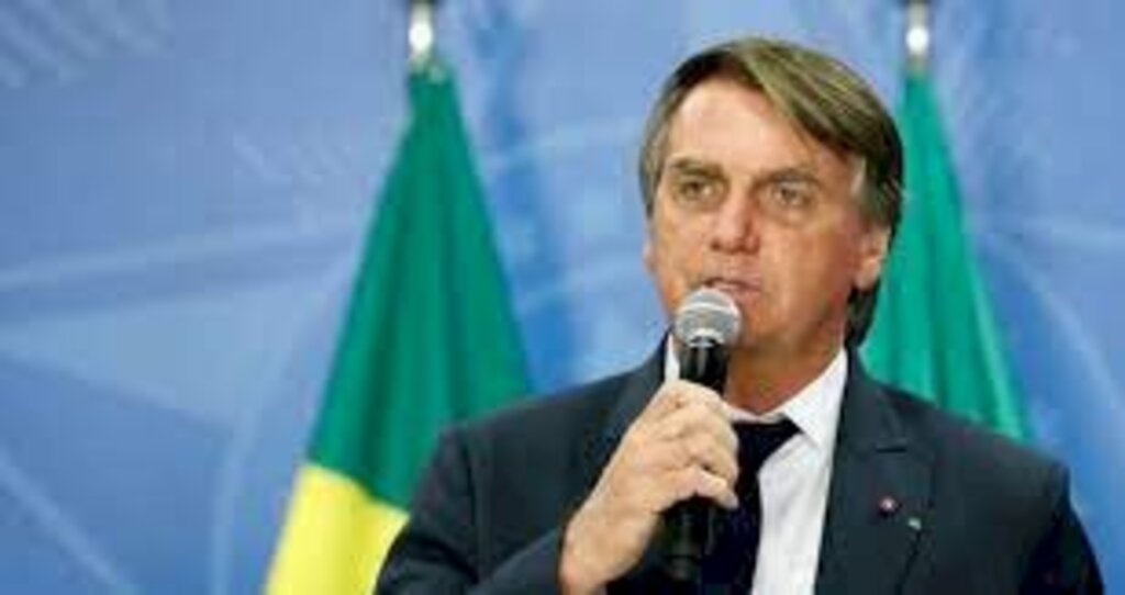 Bolsonaro: Brasil vive momento de decisão e Forças Armadas sempre decidiram pelo bem