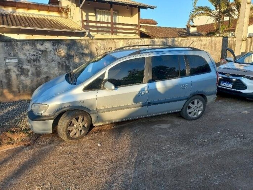 PM recupera cinco veículos furtados na zona Sul