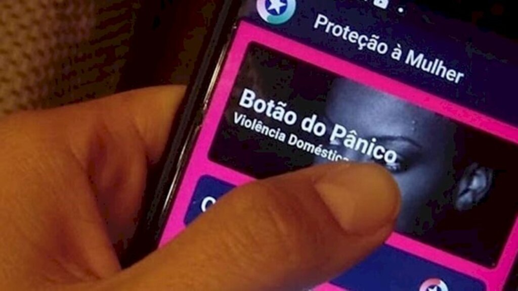 Mulher aciona o botão do pânico e PM evita feminicídio em Joinville