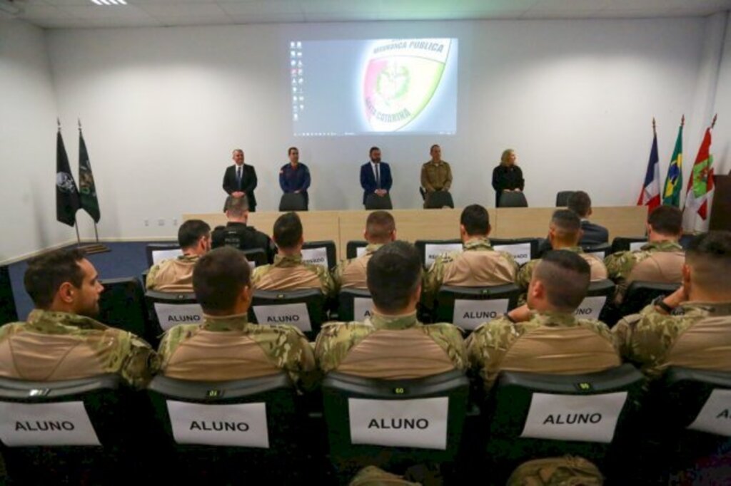 Policiais de Santa Catarina iniciam curso de capacitação com a Polícia da França