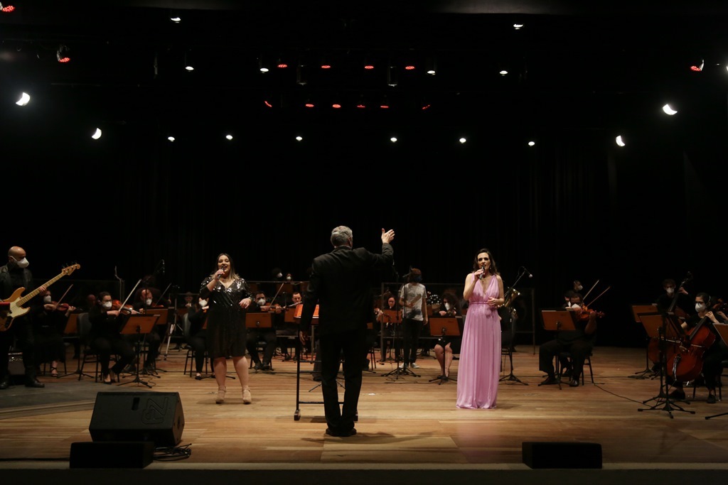 Orquestra Sinfônica celebra o Natal e o grupo ABBA no Centro de Convenções da UFSM