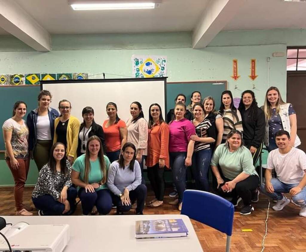 Pinhal Grande realiza 1° ciclo de palestras mediadas para professores municipais da Emef José Rubin Filho