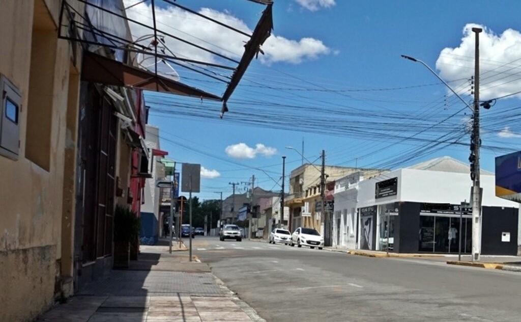 Jovem é morto no centro de São Gabriel e residência de suspeito pelo crime é incendiada