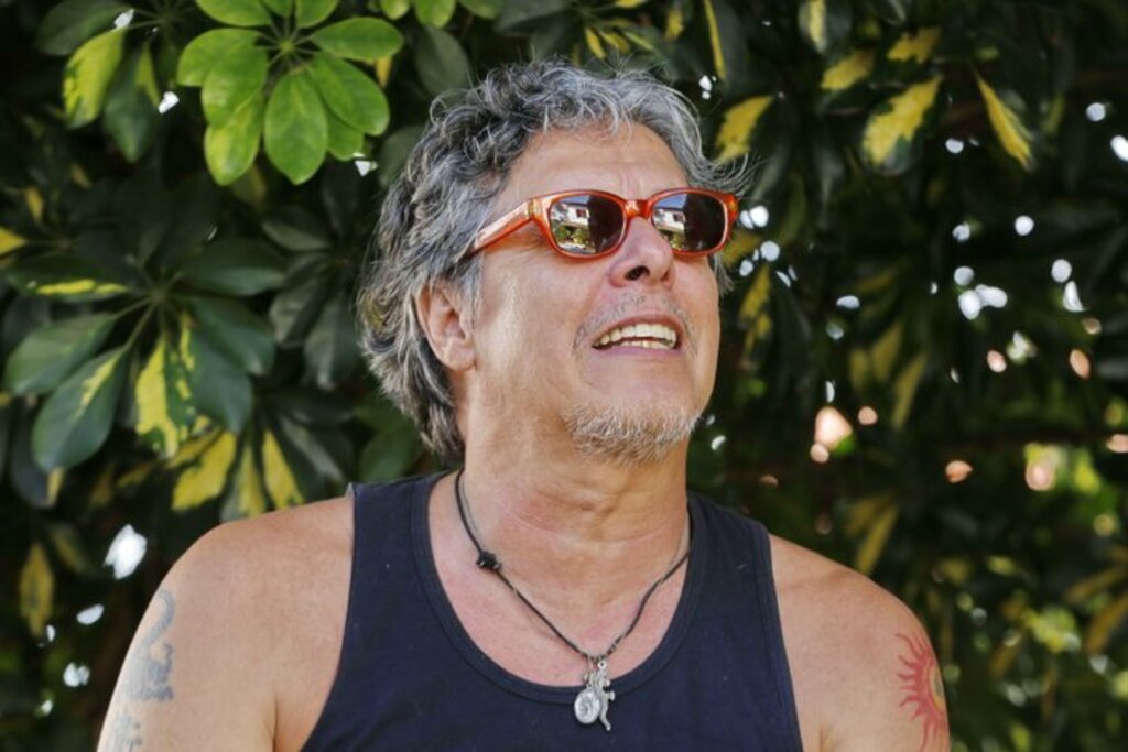 Morre aos 68 anos o cantor e compositor Bebeto Alves