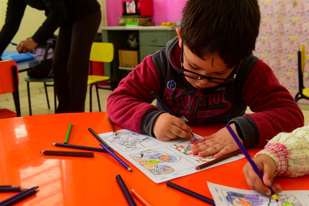 Centro Educacional Meimei tem 110 cartinhas de Natal para adoção