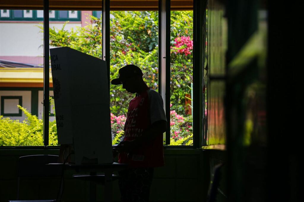 Cenário inédito: abstenção nas eleições diminui no segundo turno