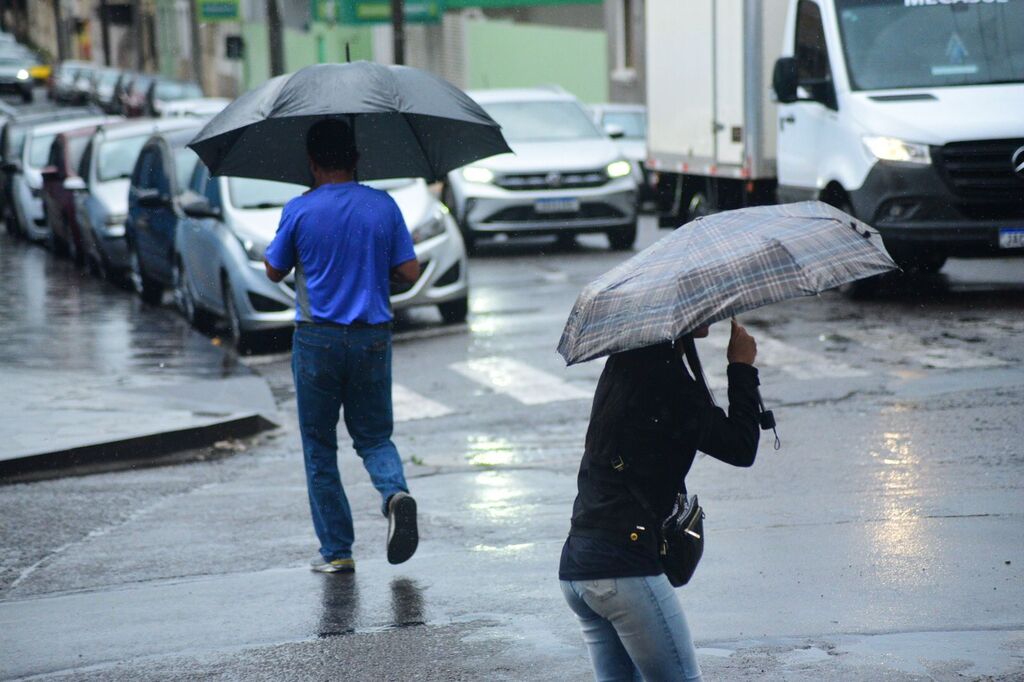 Santa Maria registra chuva e rajadas de vento com mais de 60km/h na tarde desta quarta-feira