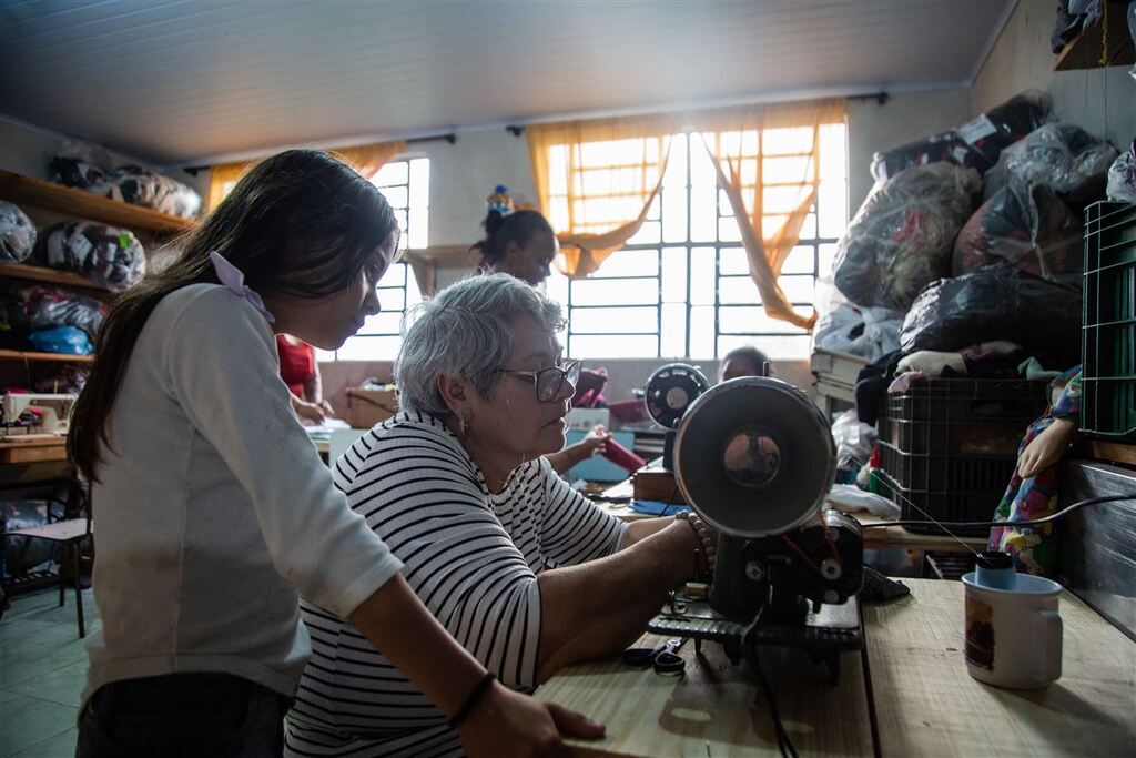 Santa Maria sem Fome: Aulas de costura como geração de renda