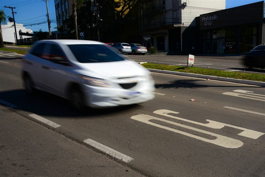 Projeto assegura ao pedestre a prioridade sobre todos os meios de transporte