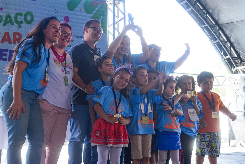 Melhores trabalhos são premiados no último dia do “Espaço Educar e Empreender”