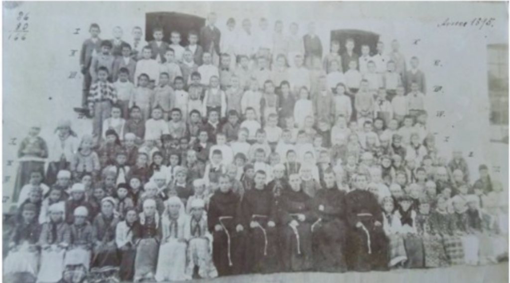 Tiroleses.com.br - Escola dos Franciscanos de Rodeio