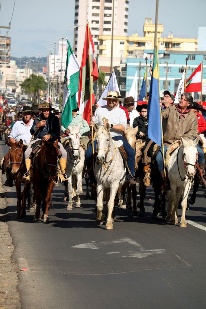 Cavalgada do Pinhão fortalece tradição serrana em SC