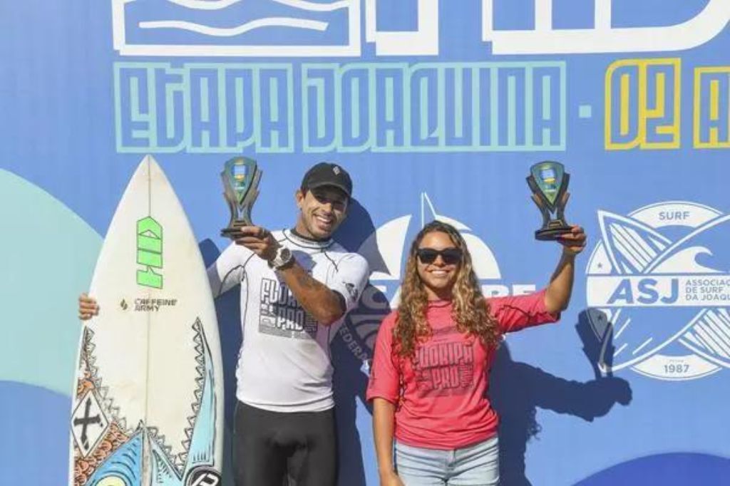  - Campeões na Praia da Joaquina: Alex Ribeiro e Tainá Hinckel venceram a primeira etapa do Catarinense PRO 2023 – Foto: marciodavid