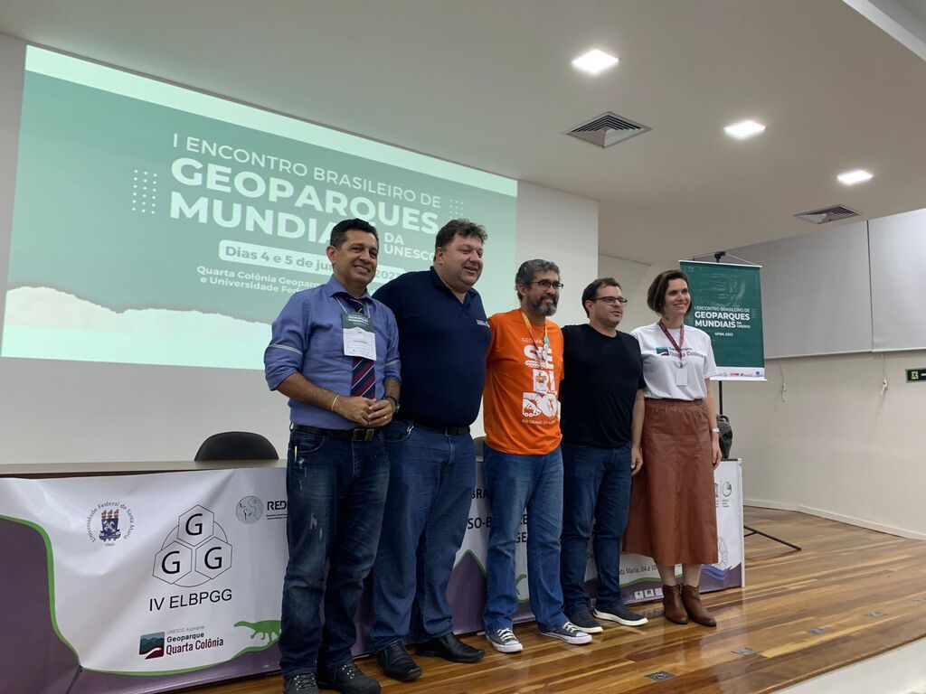 título imagem Geoparques brasileiros criam a rede nacional durante encontro em Santa Maria