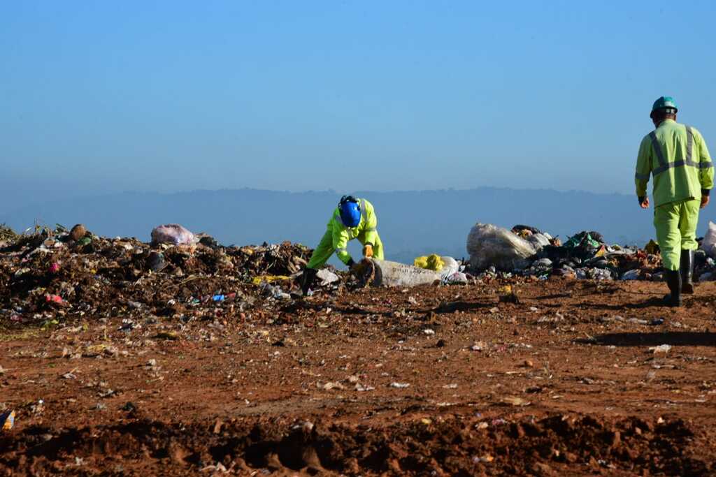 título imagem Cerca de 530 toneladas de resíduos chegam ao aterro sanitário de Santa Maria todos os dias, aponta empresa que administra o local