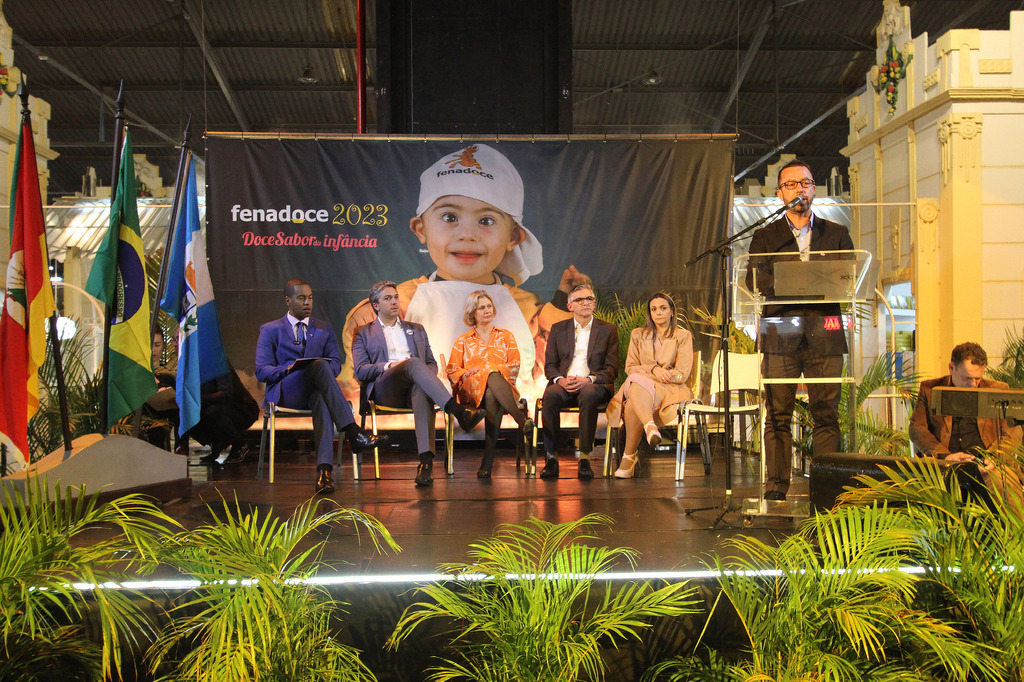 Foto: Carlos Queiroz - Daniel Centeno, da CDL Pelotas, abriu a cerimônia oficial