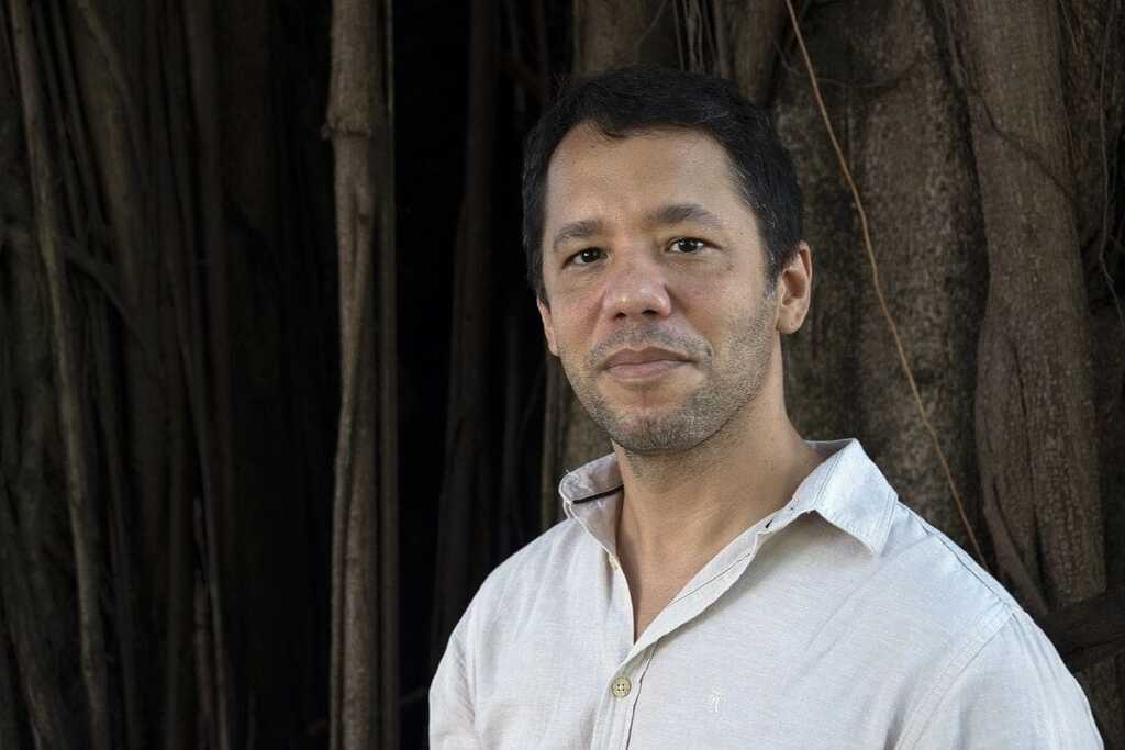 Autor de “Torto Arado”, Itamar Vieira Junior é a  presença desta quinta na Feira do Livro de Joinville