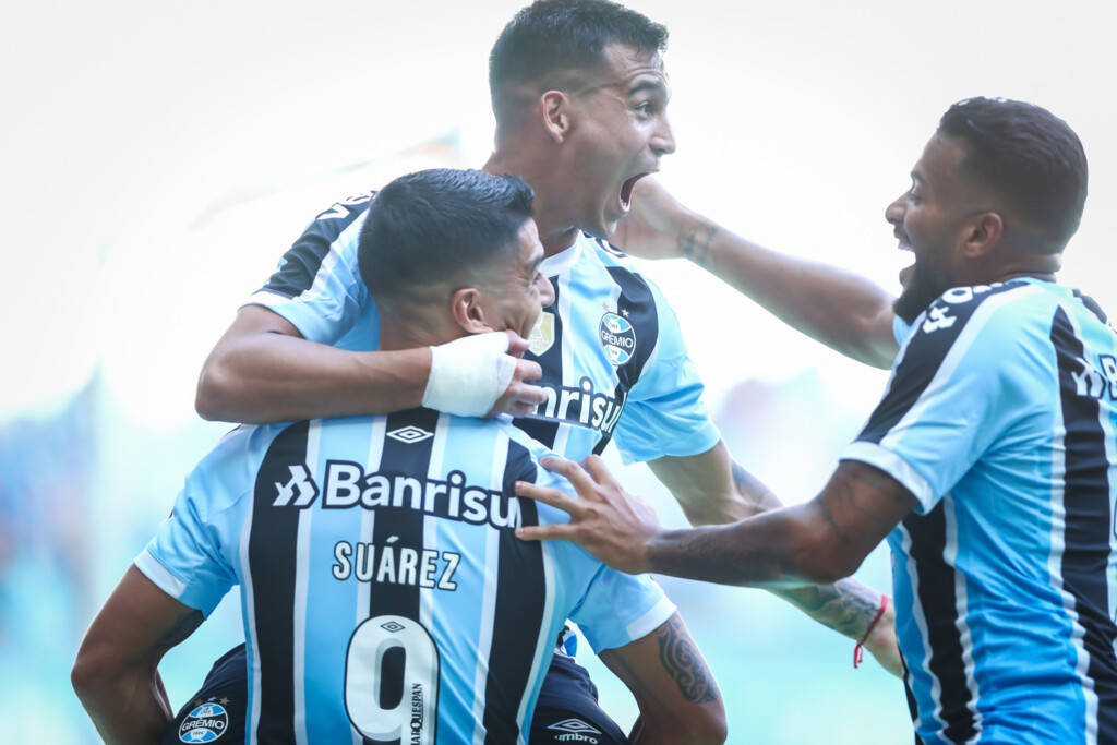 Com gol polêmico, Grêmio vence o Avenida por 2 a 0 e segue 100% no Campeonato Gaúcho