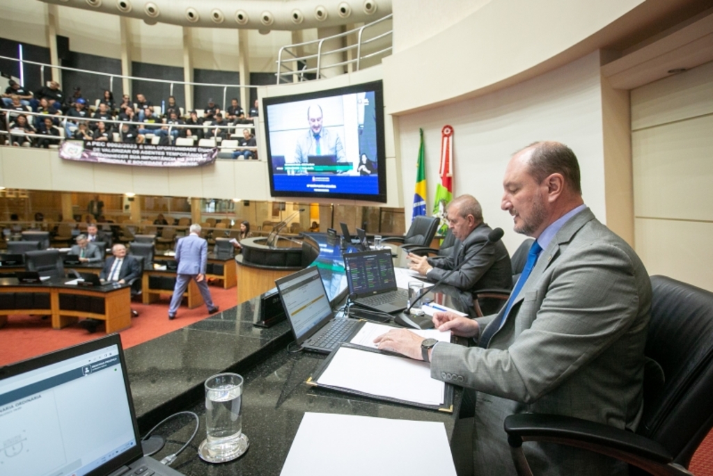 Deputados destacam os 154 anos de Curitibanos e os 61 de São Ludgero