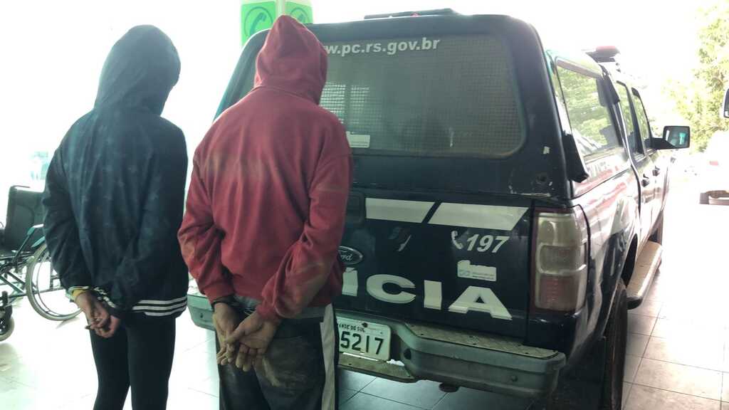título imagem Investigados por roubos em São Gabriel são presos em operação da Polícia Civil