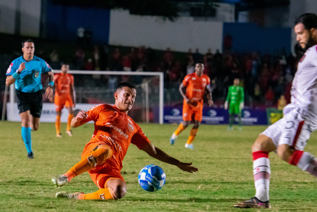 Com gols de Guilherme Beléa e Márcio Jonatan, Brasil vence a primeira na Série D