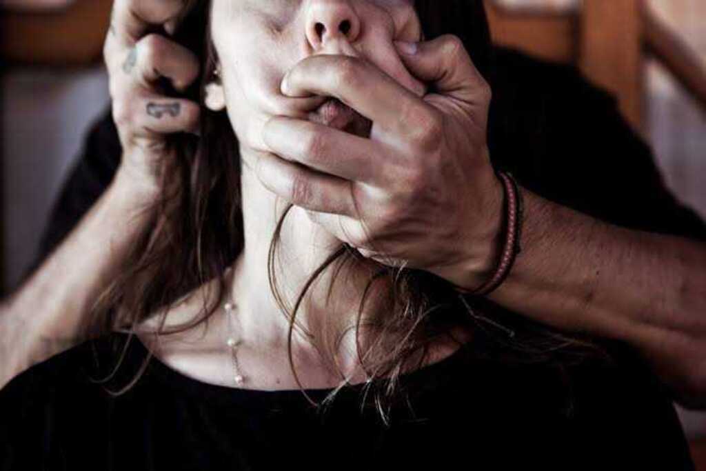 Mulher sofre lesão na cabeça e na mão após ser agredida pelo companheiro em Indaial