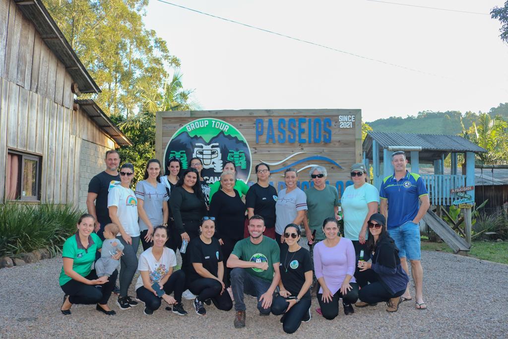 SECRETARIAS DE TURISMO E DE EDUCAÇÃO 
REALIZARAM PASSEIO TURÍSTICO NO MUNICÍPIO DE MAMPITUBA
