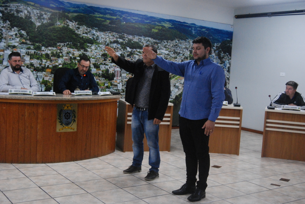 Vereadores do PSC e PL tomam posse em Herval d’Oeste