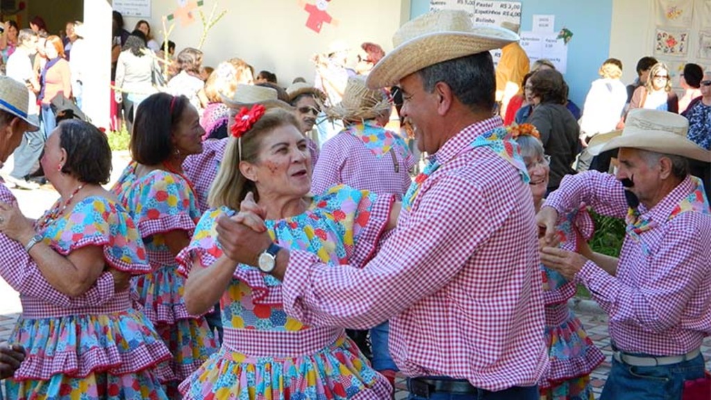 Festa junina é preparada